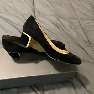 Ann Taylor Black suede metal heel pump